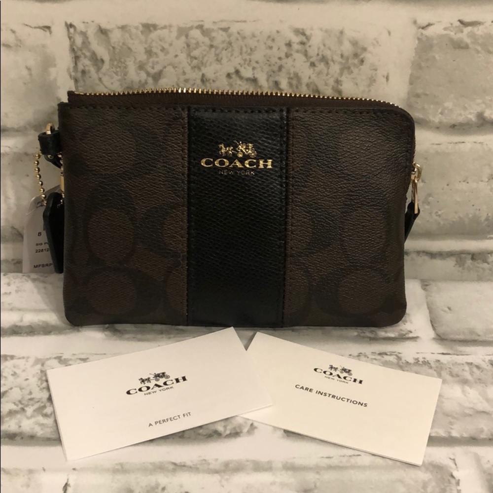 *SOLD* COACH NWOT Wristlet Wallet Brown Monogram - Picture 3 of 6